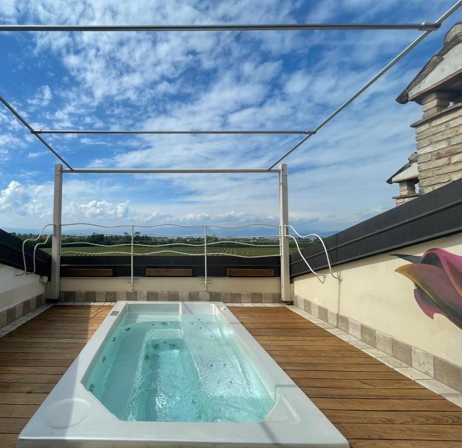 Massoni Bed And Breakfast Peschiera del Garda Exteriör bild