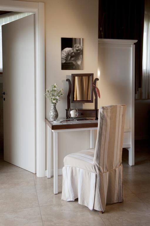 Massoni Bed And Breakfast Peschiera del Garda Exteriör bild